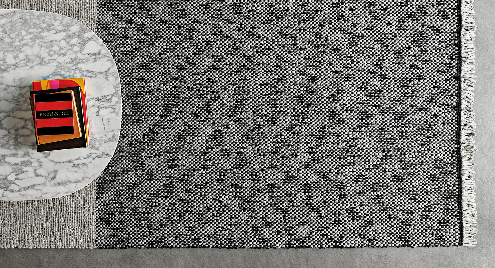 Minotti Cross Flag