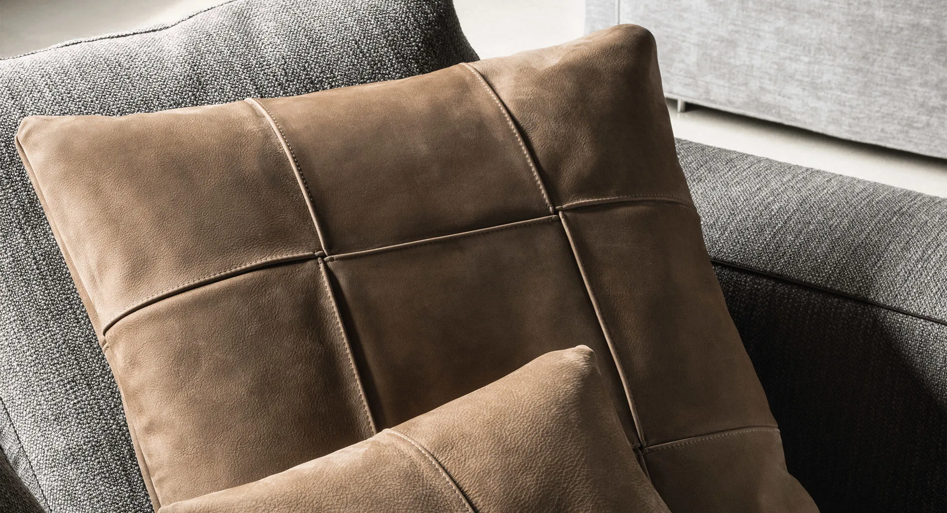 Minotti Cross