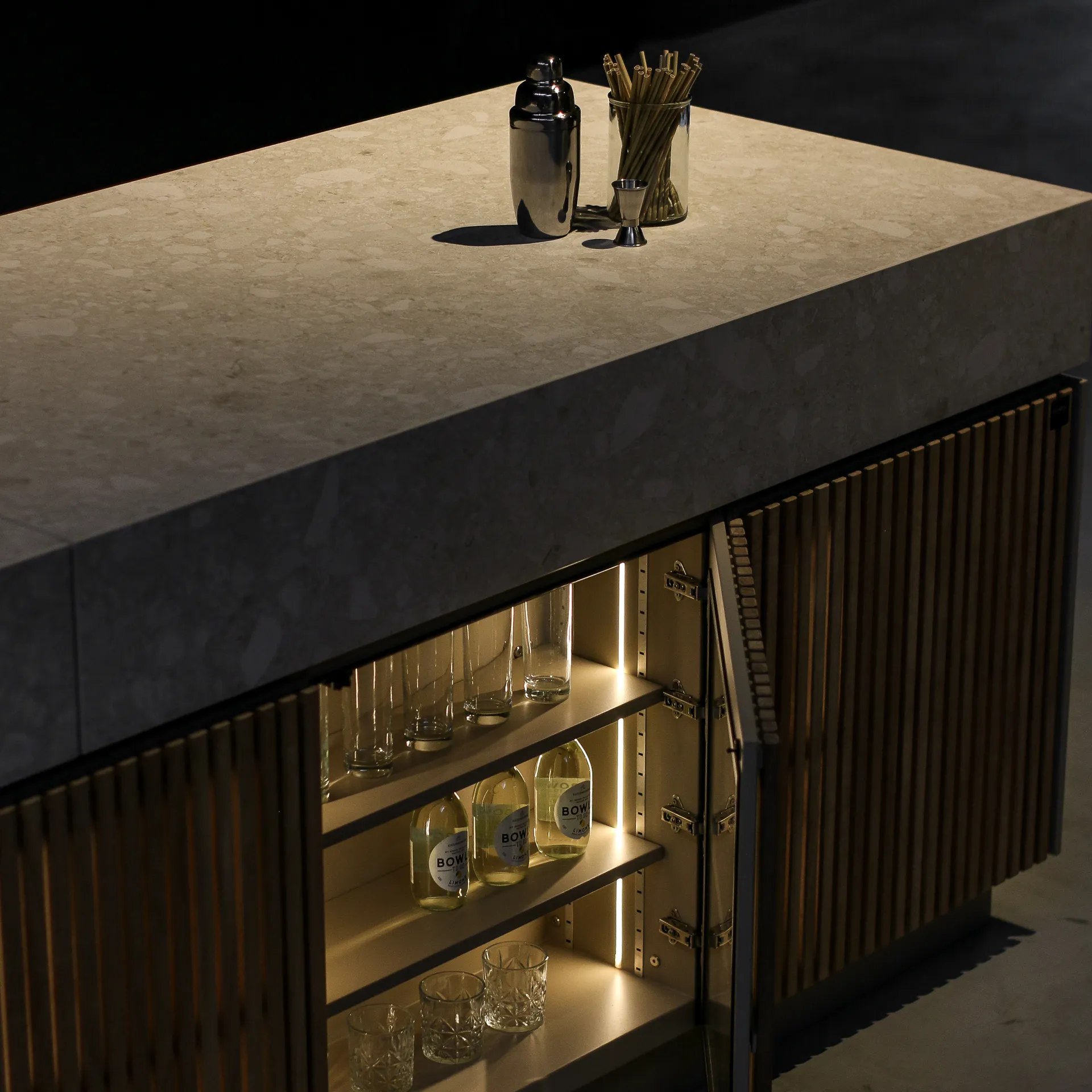 Floating Bar