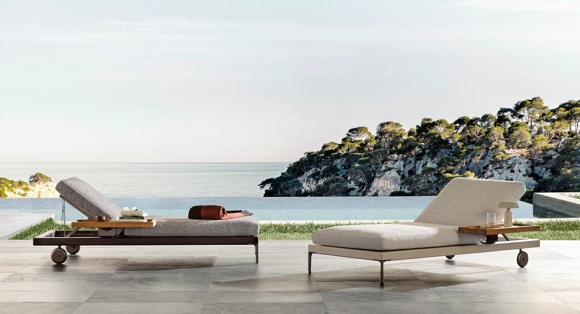 Minotti Patio Daybed