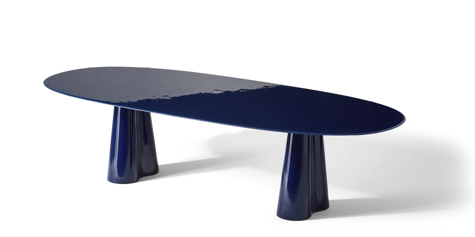 Cassina Treflo — Oval table